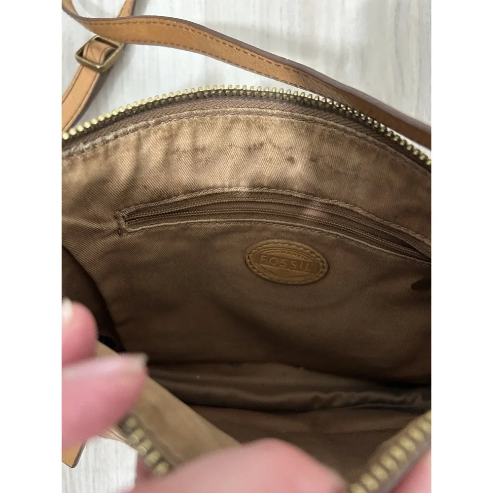 Fossil Leather Crossbody Bag Brown Cognac Zip Pocket Adjustable Strap